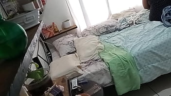 Preview 1 of Party Amotor - Maestra milf gordibuena haciendo la limpieza del cuarto ense&ntilde_a tanga
