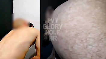 Preview 3 of Kids Vz Kids - HETERO COMPROMETIDO DO CORPO LINDO VEIO GOZAR NO GLORYHOLE E ACABOU CHUPANDO MUITO MEU CUZINHO!!! (COMPLETO NO RED)