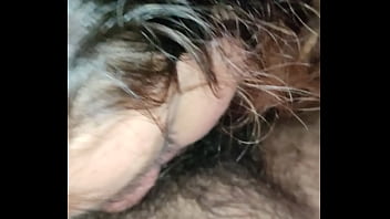 Preview 1 of Vile Bus - RECIBIENDO MAMADA DE GORDIBUENA CASADA