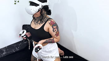 Preview 1 of Paige Hurd Tits - Ary es sorprendida por su hermanastro Cry mientras juega en VR y ella cree que es su novio