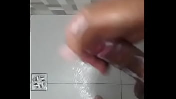 Preview 1 of Fist Hd2 - Banho gostoso em Mau&aacute_