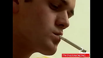 Preview 2 of God Fack Gril - Intense pleasure comes from smoking and a good rimming