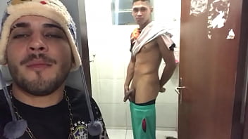 Preview 2 of Gay Como Un Checa - Masturba&ccedil_&atilde_o em v&aacute_rios &acirc_ngulos com um banho gostoso