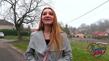 Preview 1 of Quase Virgens - Jessie baise la belle Marie avant de se faire fourrer !