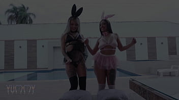 Preview 1 of Rough And Hard Fuck - Yummy Gero Bunnies,  Vitoria Beatriz and Kyra sex doing dap and drinking pee from 5 big cocks after a big meal