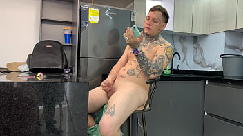 Preview 2 of Privat Assfuck - Mi hermanastro ve mucho porno y yo le quito esas ganas dejandome coger por el culo bien rico.
