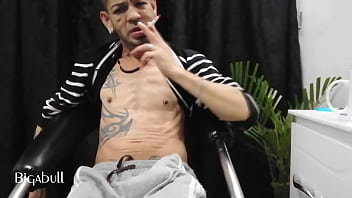 Preview 2 of African Prono Xxx 2018 Mom - Fuma un delicioso cigarrillo mientras me masturbo