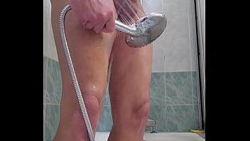 Preview 3 of Indian Madam With Her Student - Un petit moment de plaisir sous la douche