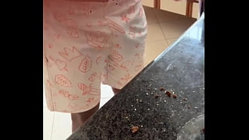 Preview 1 of Muslim Mms Force - Chamei um tecnico pra montar minha televisao,  ele fudeo gostoso