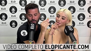 Preview 1 of Superhero Xxx Prodigy Xxx Videos - LORE SOFIA CUENTA COMO LE GUSTA QUE LE CHUPEN LAS TETAS