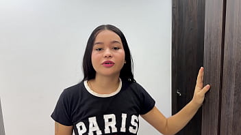Preview 1 of Big Fuck Yong - Sirvienta latina pide que la ponga a limpiar mi casa y recibe como pago mi leche en su culo. EL MEJOR SEXO REAL A SIRVIENTA LATINA.