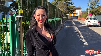 Preview 2 of Ava Addams And Ariella Ferrera - Laura,  une Italienne pulpeuse qui aime le sexe Part 1