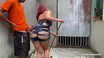 Preview 2 of Pinays Sex Vedios - Contratei essa empregada boa,  eu me apaixonei na bunda dela,  e ainda ela me chupou