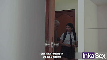 Preview 1 of Nerdy Squirting Cam - Colegiala jovencita y  padrastro descubren a su novio masturb&aacute_ndose con su tanga y recibe duro anal