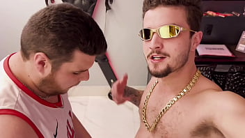 Preview 2 of Brazer Vdo - Erick Diaz Realiza Meu Sonho Teaser (COMPLETO NO XVIDEOS RED)- Maloka comendo gordinho urso