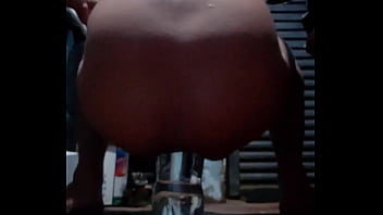 Preview 2 of Wwwsaxe Movies - Gay sentando na garrafa grossa