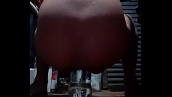 Preview 4 of Wwwsaxe Movies - Gay sentando na garrafa grossa