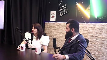 Preview 4 of Xxx Of Jesse Andrews - Conhecia apenas o sexo casual,  e escondia a barriga quando entrou no porn&ocirc_,  e o fetiche mais divertido... - Lady Snow e Lord Kenobi (SHEER/RED)