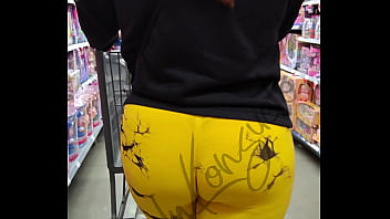 Preview 2 of Fuck My Horny Maid - Se me ve la tanguita en mis Leggins amarillos