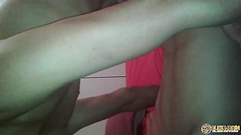 Preview 4 of Saggy Tits Gangbang Anal - Confunde mi verga con un helado,  lo lame delicioso