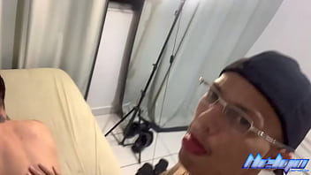 Preview 3 of Gilrs Barbie Fake - O BAIXINHO TAVA COM FOGO NO CU E ACABEI COMENDO ESSE PUTO