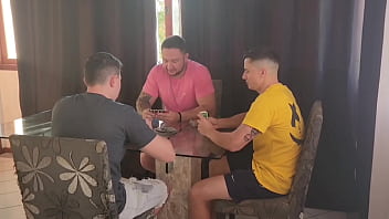 Preview 1 of Xex Bidio Com - Meu marido chamou os amigos para irem em casa e eu dei pra todos!