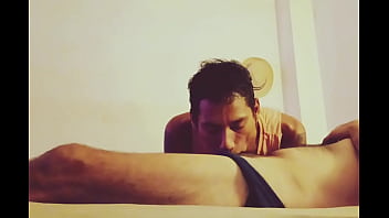Preview 2 of Ass With Hen - Complaciendo a m&iacute_ hombre como le gusta,  con una buena mamada al despertar...