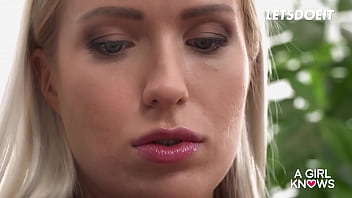 Preview 1 of Montadas - Angelika Grays &amp_ London Keyes Hot Licking &amp_ Fingering In Lesbian Action - A GIRL KNOWS