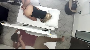 Preview 2 of Indian Nose Pinch - Masaje en Pareja quedo Grabado Cuando la Hermosa Esposa es Follada por el Masajista al lado de su Marido Cornudo NTR JAV