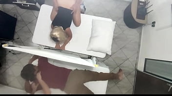 Preview 3 of Indian Nose Pinch - Masaje en Pareja quedo Grabado Cuando la Hermosa Esposa es Follada por el Masajista al lado de su Marido Cornudo NTR JAV
