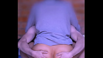 Preview 3 of Rougue Mom - La hijastra se acerc&oacute_ t&iacute_midamente a su padrastro,  pero con una mirada seductora y decidida,  lo invit&oacute_ a explorar juntos un territorio prohibido.