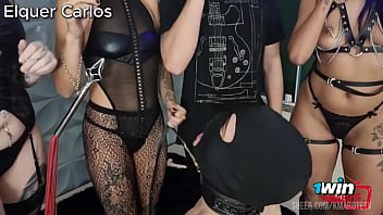 Preview 1 of Cell Phone Talking Irty - Convidamos uns amigos pra assistir e usar o nosso pet play enfiando o p&eacute_ todinho na boca dele