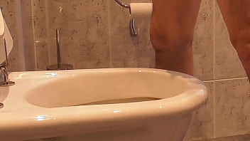 Preview 2 of American Sex Vbieo - Licking a Piss Covered Toilet