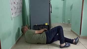 Preview 1 of Slutwife Liz - My perverted stepmom&#039_s big ass is fucked by the electrician