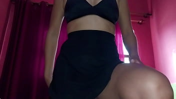 Preview 1 of Amanda Karups - La secretaria me insiste en que parta su co&ntilde_o apretado por un aumento... mira como follamos rico
