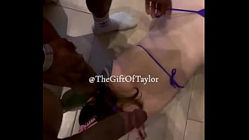 Preview 4 of Doy Doy Sex - Kissing Black Kings feet in Africa. ️#eliteqos #qos