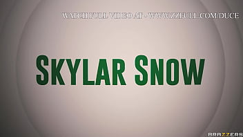 Preview 4 of Sakol Girl - Sex Therapist Seduces Sex Addict.Skylar Snow / Brazzers  / stream full from www.zzfull.com/duce