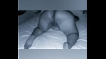 Preview 1 of Sliping Sistar - Mujer curvy en 4 espera un joven para trio