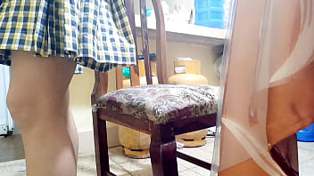 Preview 1 of Chuchi Porn - estudiante realiza sus tareas mientras su padrastro pasea en casa!! la muy zorra se masturba cuando el padrastro se aleja del lugar de estudio,  PORNO CASERO REAL