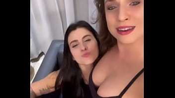 Preview 1 of Small Fatty Wamen Porn - Diz pra mim a&iacute_ se eu estou querendo demais,  s&oacute_ quero uma gata dessa pra dar colo e algo mais ️  carolcast2