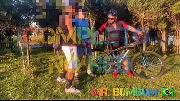 Preview 4 of Korina Kova Squirt - PUTARIA NA CICLOVIA.  O MAIS NOVO V&Iacute_DEO DO CICLISTA MR. BUMBUM DISPON&Iacute_VEL NO RED E SUBSCRI&Ccedil_&Atilde_O