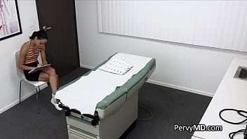 Preview 1 of Firat Time - Fingering and fucking sexy ebony patient