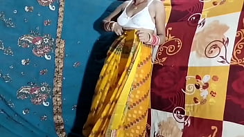 Preview 2 of Sex Hot Sunny - माइके जाने की खुशी में मूतने लगी भतीजे के सामने भतीजे ने चीखें छुड़ा दी