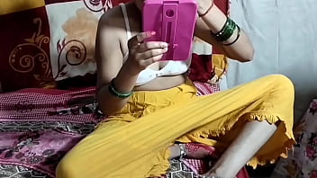 Preview 1 of Sex Hot Sunny - माइके जाने की खुशी में मूतने लगी भतीजे के सामने भतीजे ने चीखें छुड़ा दी