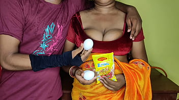 Preview 4 of Bangali Inbia Xxx - Stepmother was cooking food for her stepson boy went crazy after seeing her  ass