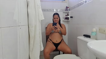 Preview 1 of Fille Badoo - Como funciona a chamada de v&iacute_deo com a Paty Bumbum