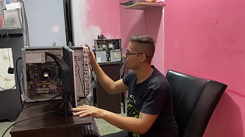 Preview 1 of Hd Saxey Xxx - mi hijastra es muy cachonda y me busca que le folle el co&ntilde_o otra vez pero esta vez en la oficina