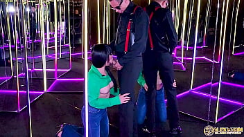 Preview 3 of Crossdressers Knot - Me cojo a mi novia en el laberinto de espejos