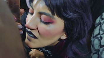 Preview 2 of Aleta Ocshien - Grabo a mi novia gotica colegiala mientras me la follo y me corro en su chepita llenandola toda de leche.