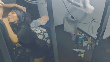 Preview 1 of Aleta Ocshien - Grabo a mi novia gotica colegiala mientras me la follo y me corro en su chepita llenandola toda de leche.